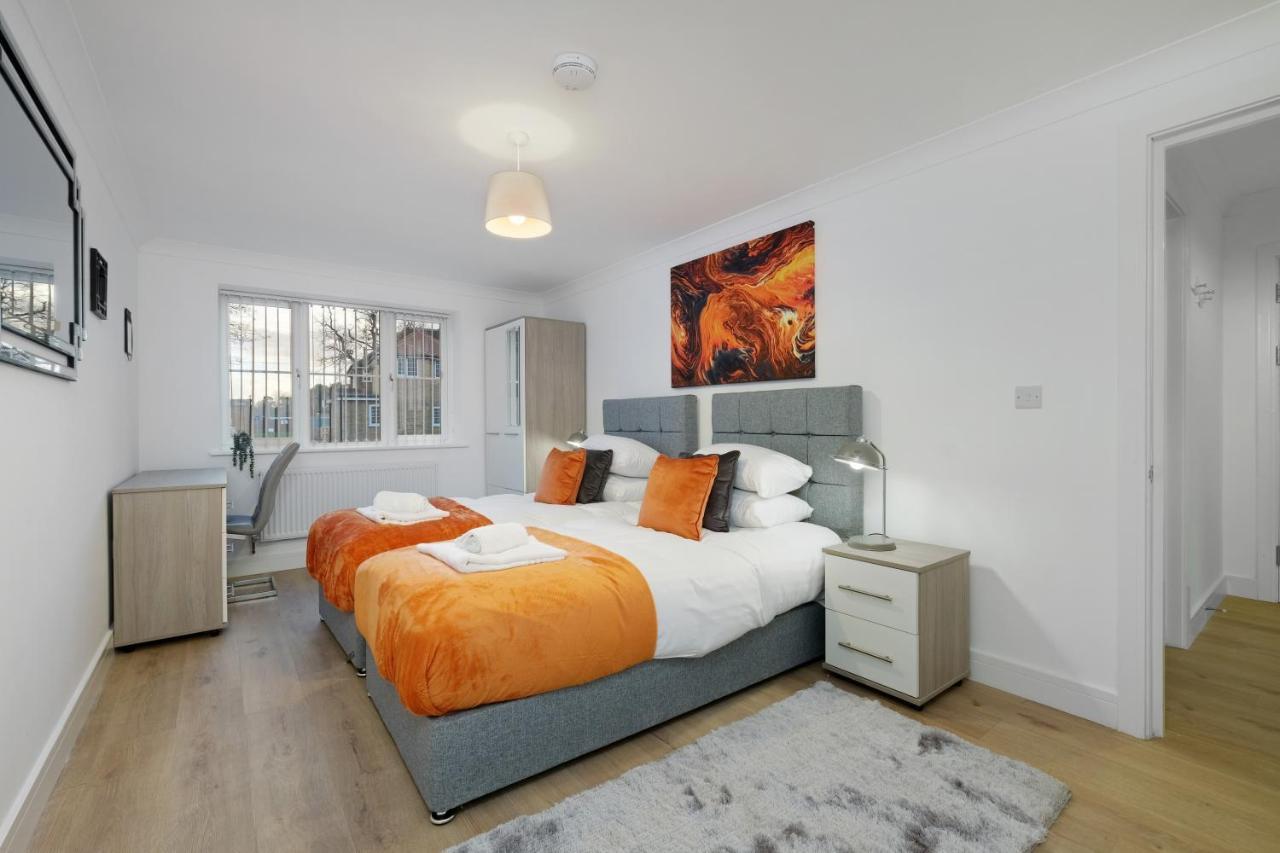 Pinewood Studios, Iver Slough Heathrow 1 & 2 Bedroom Apartments With Parking By Arista Living Exterior photo