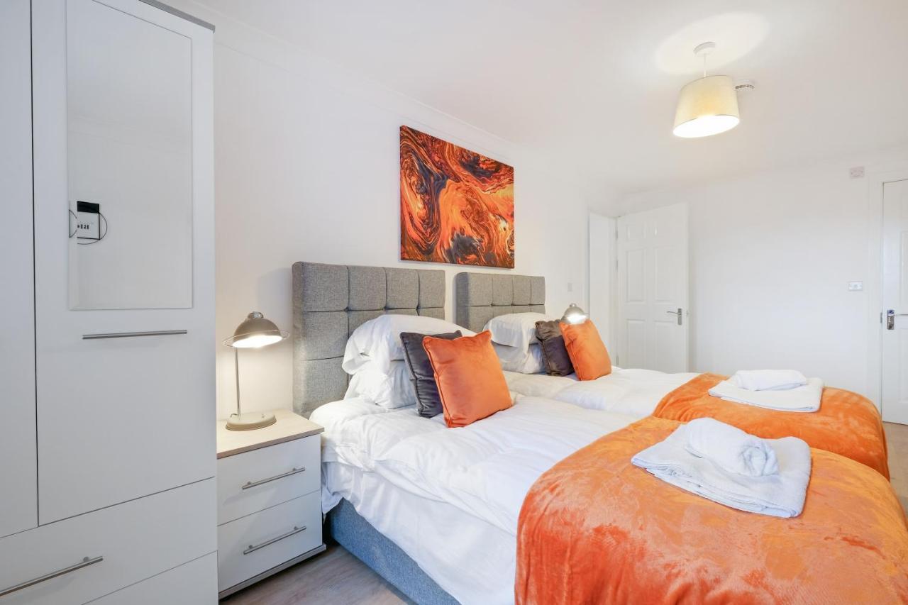 Pinewood Studios, Iver Slough Heathrow 1 & 2 Bedroom Apartments With Parking By Arista Living Exterior photo