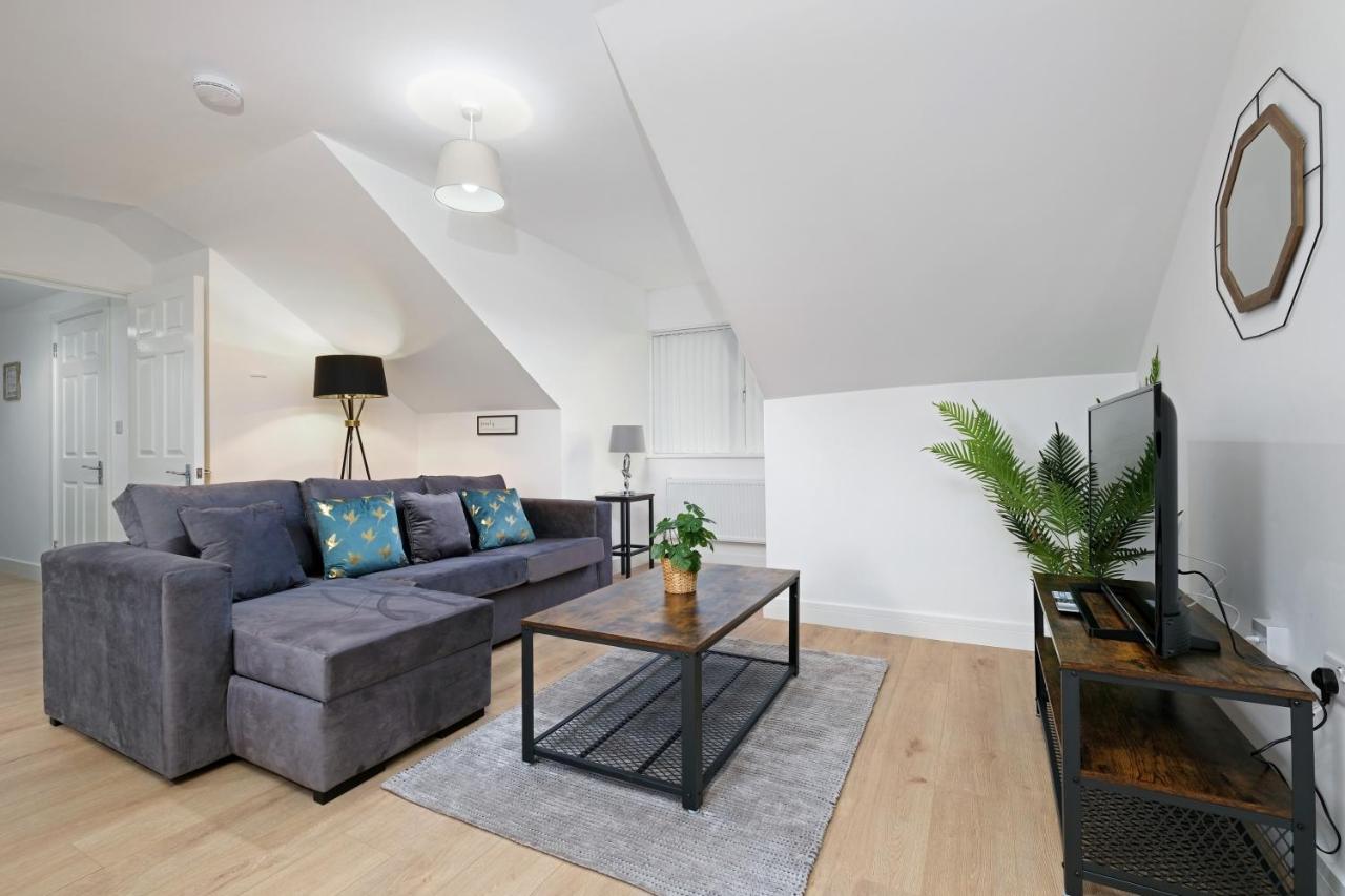 Pinewood Studios, Iver Slough Heathrow 1 & 2 Bedroom Apartments With Parking By Arista Living Exterior photo