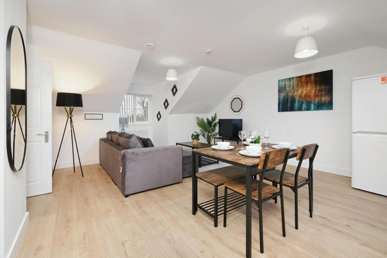 Pinewood Studios, Iver Slough Heathrow 1 & 2 Bedroom Apartments With Parking By Arista Living Exterior photo