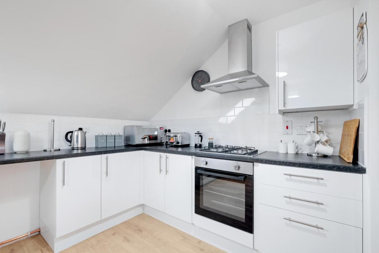 Pinewood Studios, Iver Slough Heathrow 1 & 2 Bedroom Apartments With Parking By Arista Living Exterior photo
