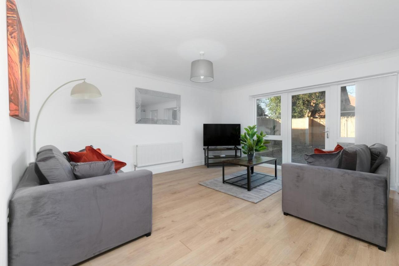 Pinewood Studios, Iver Slough Heathrow 1 & 2 Bedroom Apartments With Parking By Arista Living Exterior photo
