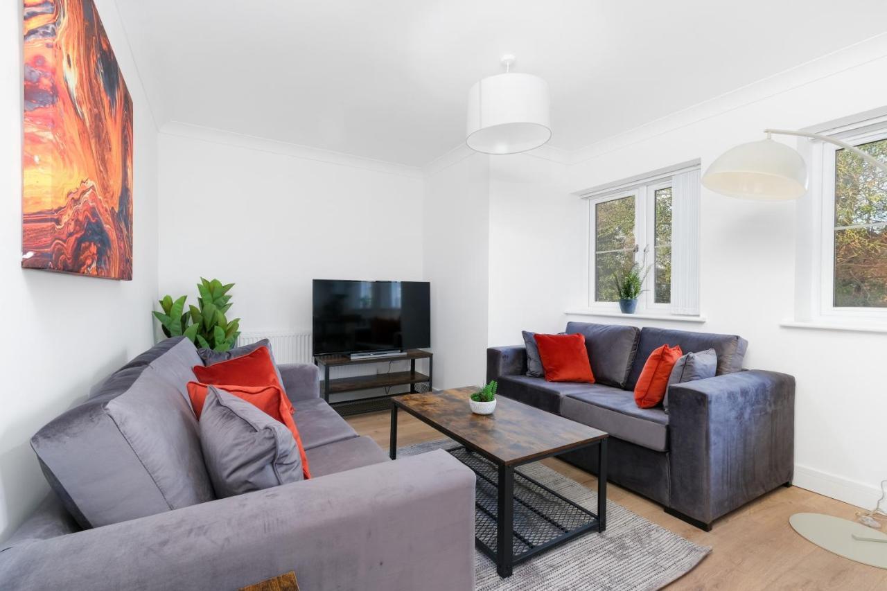 Pinewood Studios, Iver Slough Heathrow 1 & 2 Bedroom Apartments With Parking By Arista Living Exterior photo