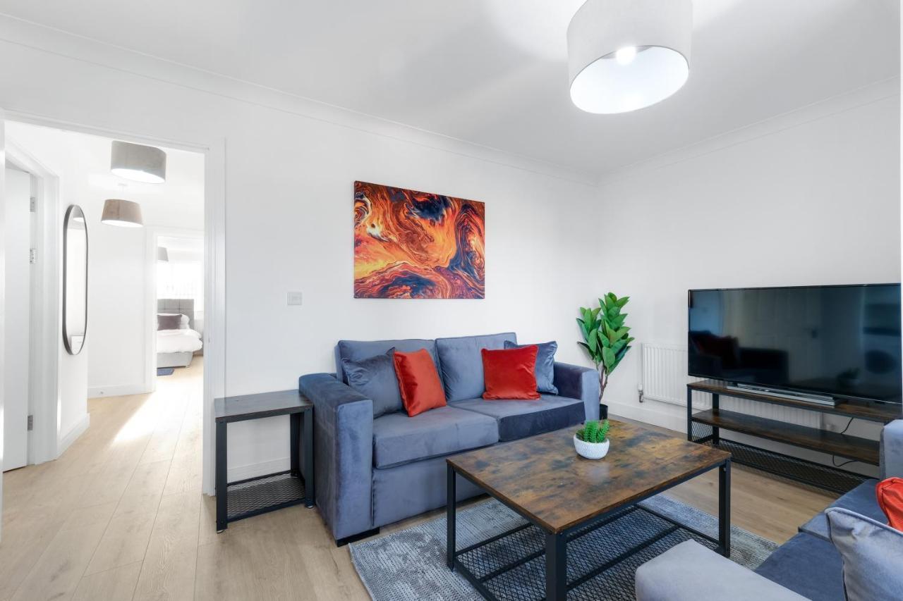 Pinewood Studios, Iver Slough Heathrow 1 & 2 Bedroom Apartments With Parking By Arista Living Exterior photo